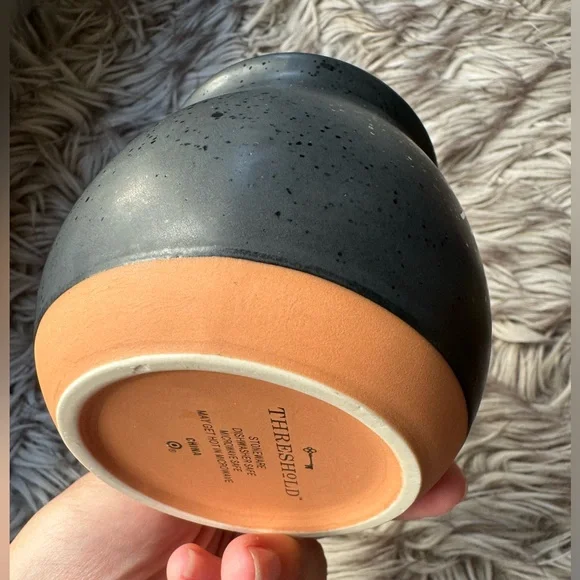 “R” Initial Black Plaid Mug - Picture 4 of 5